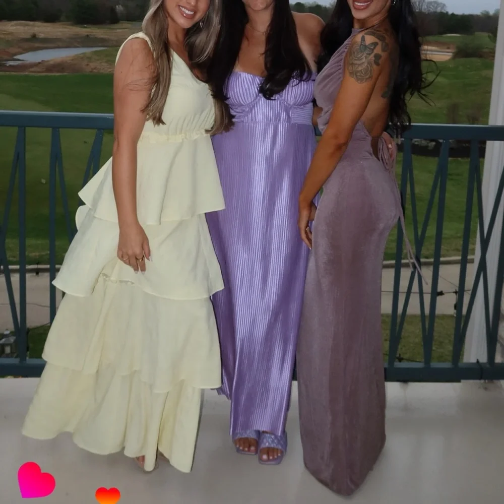 Chelsea28 Yellow Maxi Dress - Picture 4 of 4